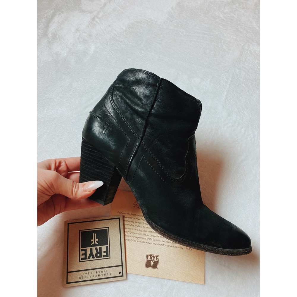 Frye Reina Western Bootie Women’s Size 8.5 in Black with Pointed Toe - Picture 3 of 8